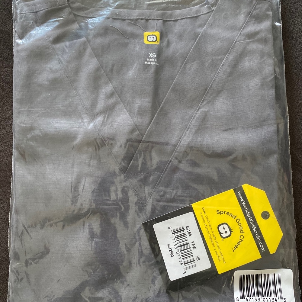 Wonder wink scrub set in Pewter Grey✨ NWT